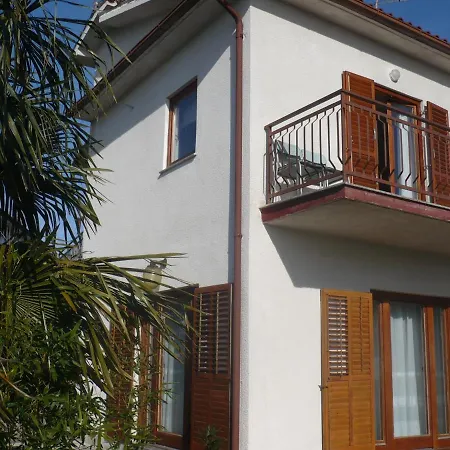 Apartman By The Sea - 11647 *
